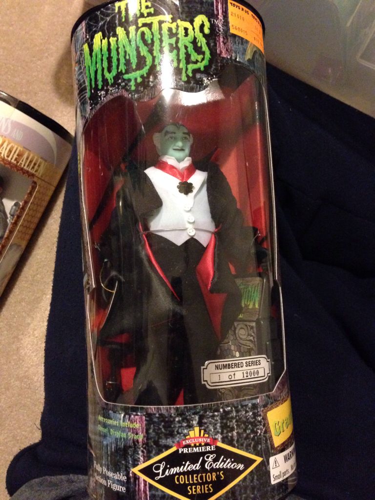 Munsters, The Grandpa  - Exclusive Premiere action figure collectible [Barcode 611385210023] - Main Image 2