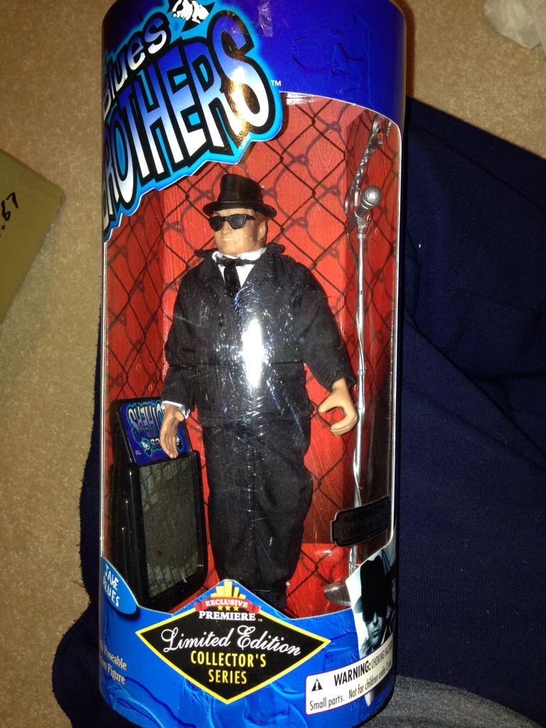 Jake Blues - Exclusive Premiere action figure collectible [Barcode 611385270003] - Main Image 2