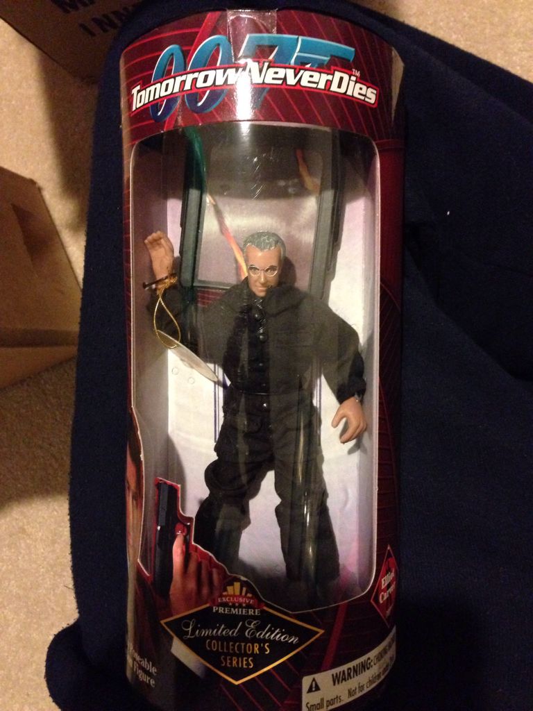 Elliot Carver - Exclusive Premiere (Tomorrow Never Dies) action figure collectible [Barcode 611385280132] - Main Image 1