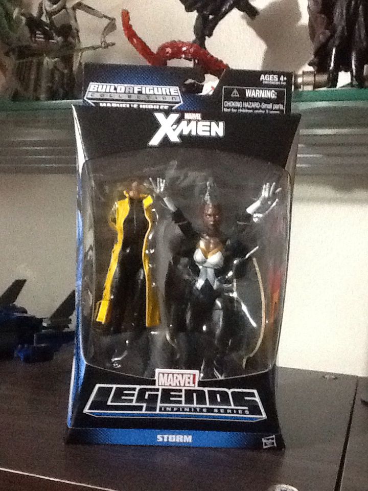 Marvel Legends Jubilee BAF Infinite Series X-Men Storm  ToysRus Exclusive  - Hasbro (Marvel Legends Infinite Series) action figure collectible [Barcode 630509242603] - Main Image 2