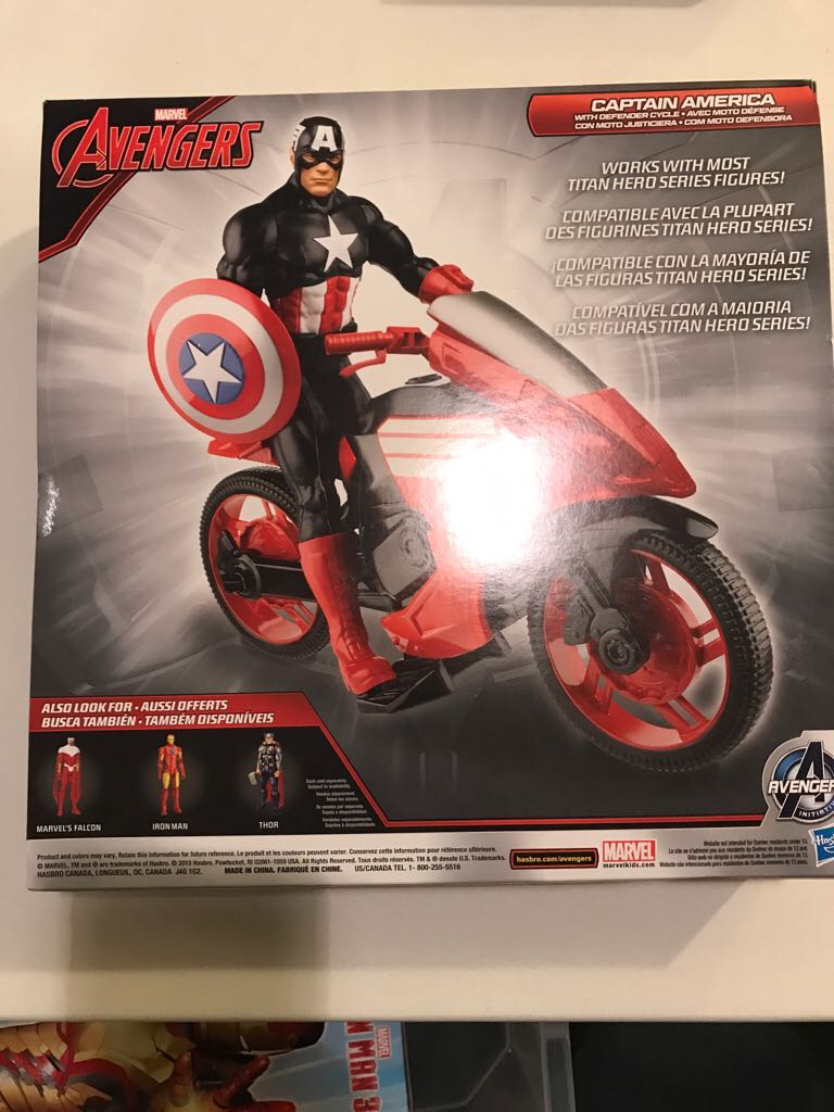 Captain America  action figure collectible [Barcode 630509280186] - Main Image 2