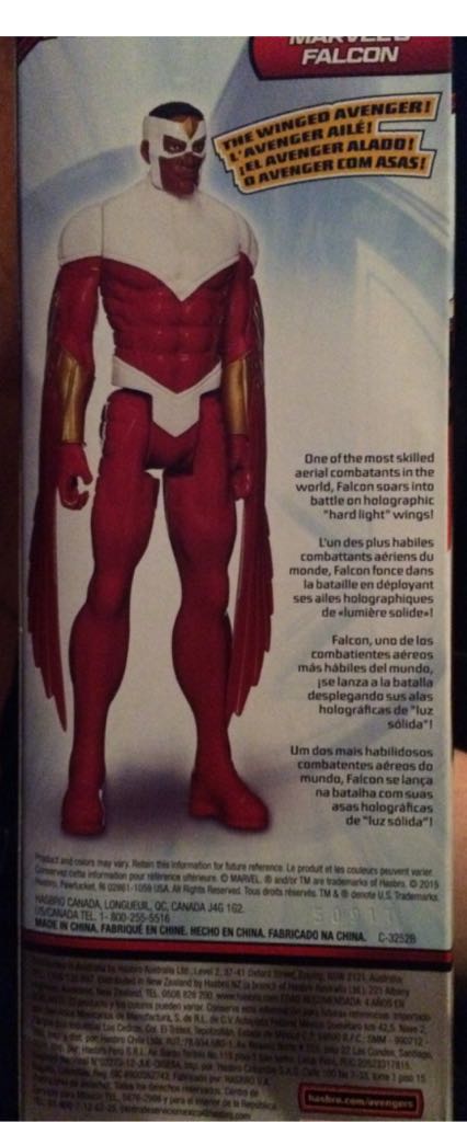 Falcon  - Hasbro (Marvel Titan Hero Series) action figure collectible [Barcode 630509280247] - Main Image 2