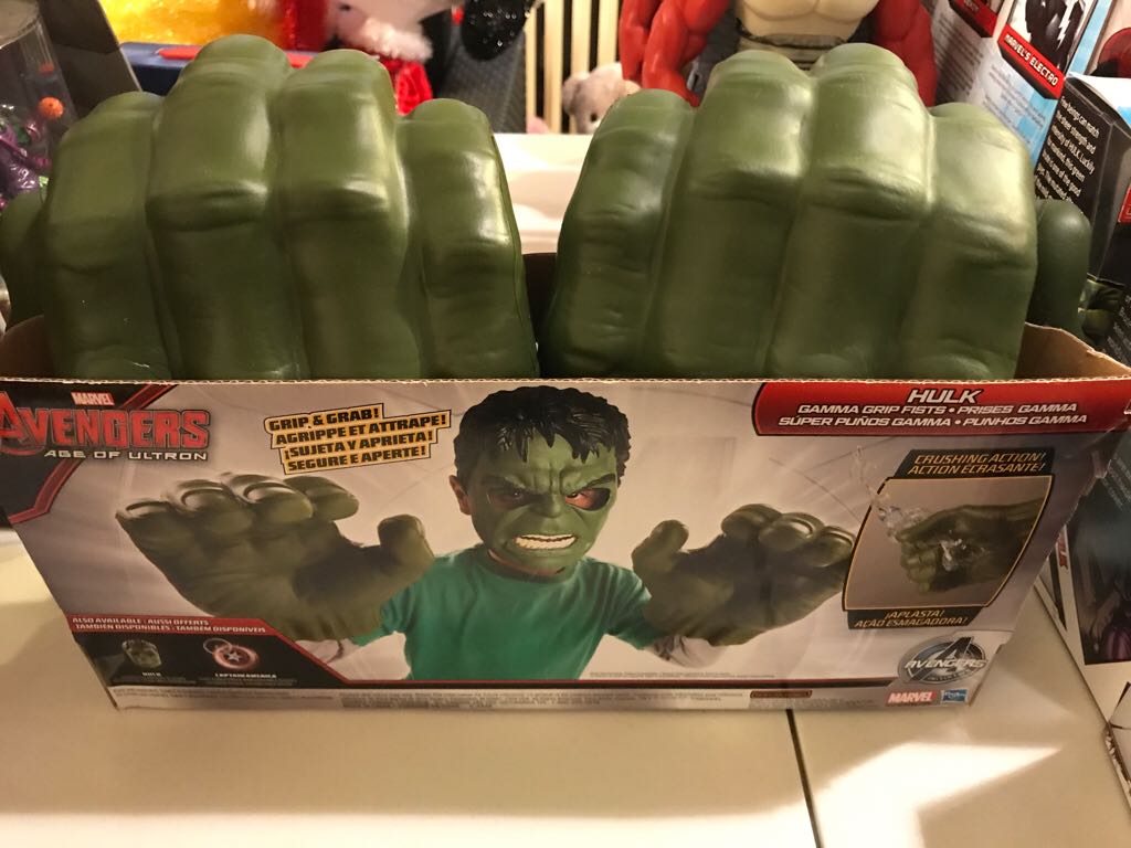 Avengers Age Of Ultron - Hulk Hands  action figure collectible [Barcode 630509280377] - Main Image 2