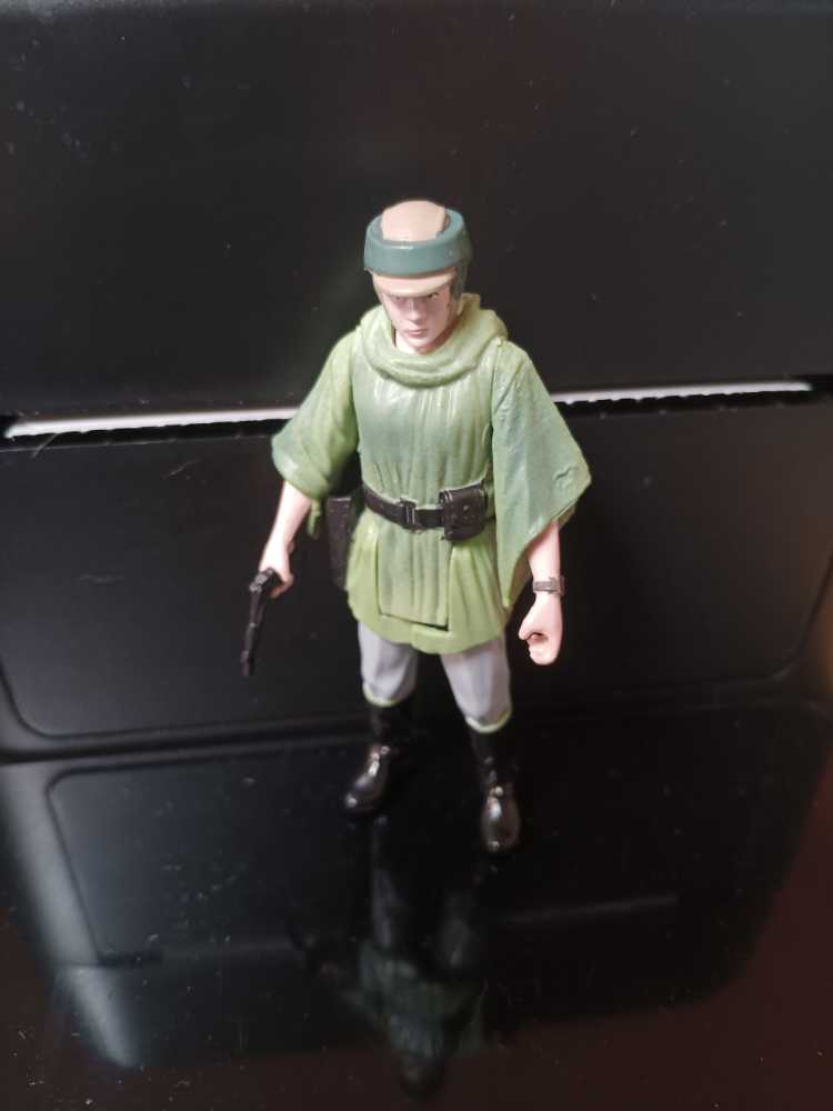 Princess Leia in Poncho (SL28) - Hasbro (Return Of The Jedi) action figure collectible [Barcode 630509283644] - Main Image 3