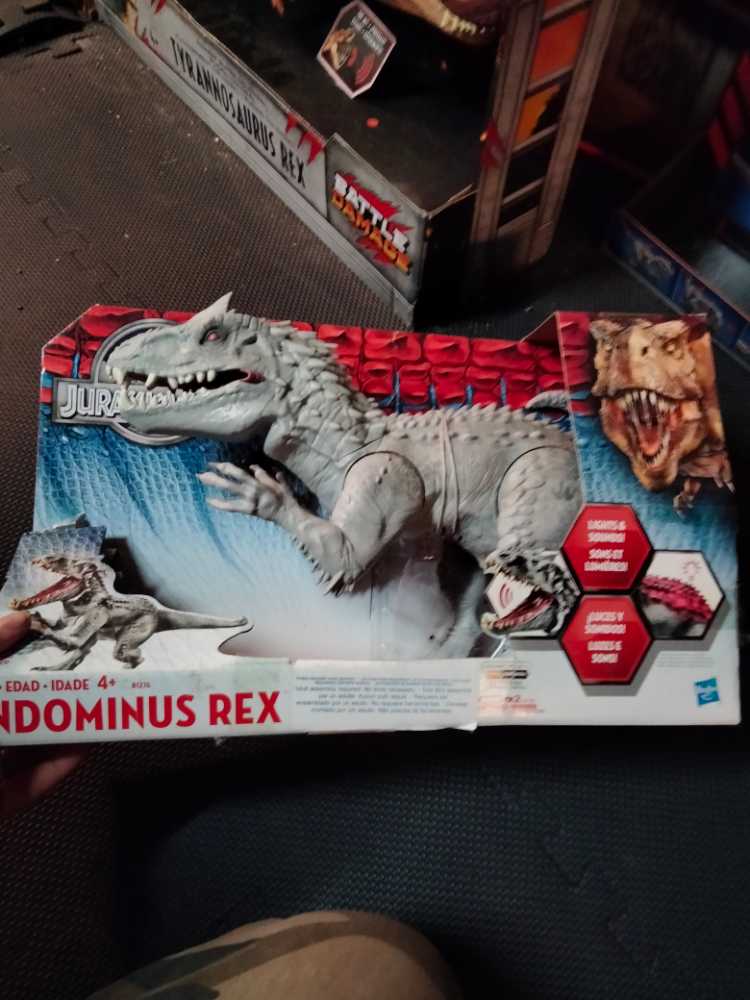 Indominous Rex  action figure collectible [Barcode 630509290055] - Main Image 2