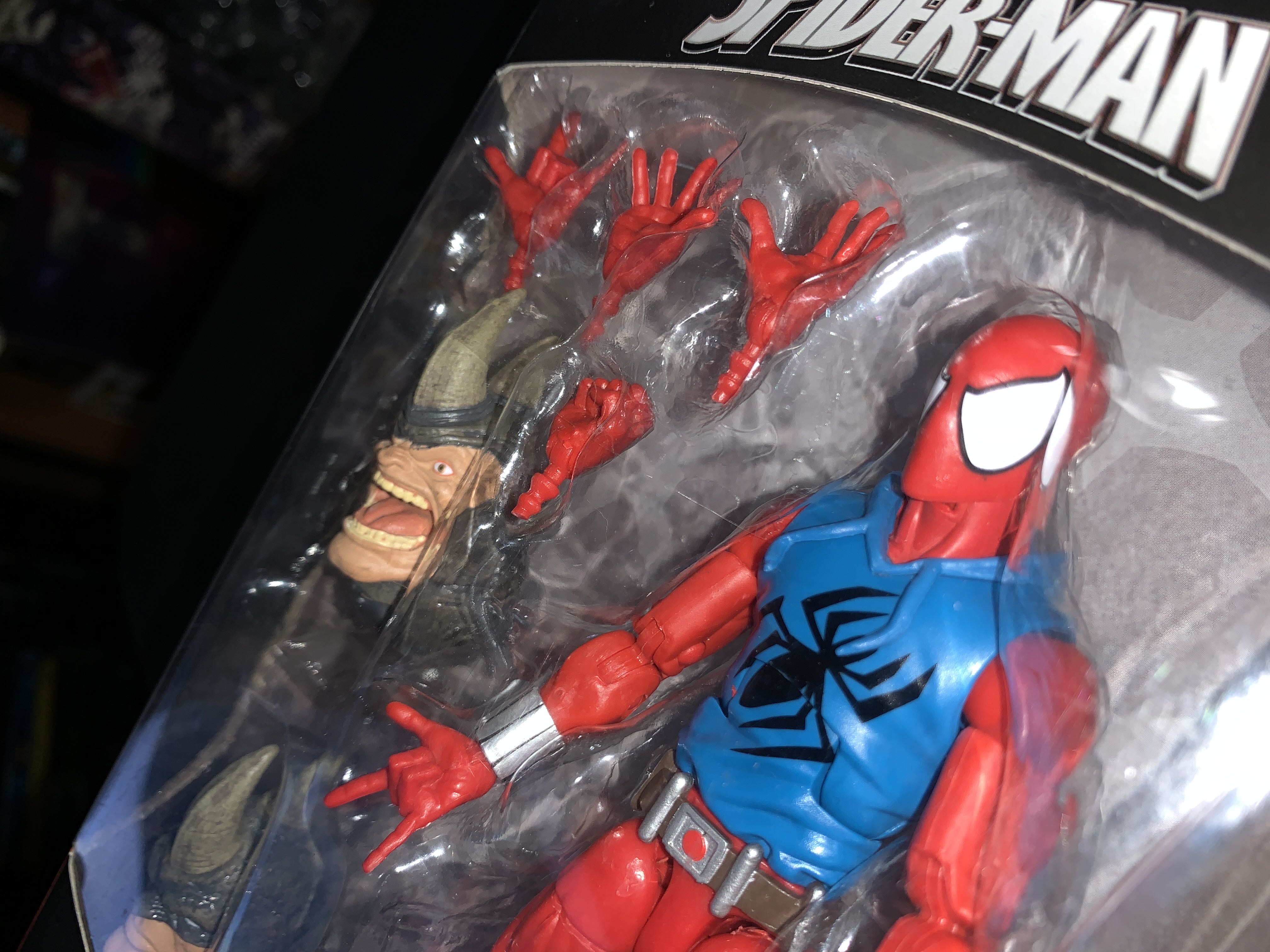 Scarlet Spider - Hasbro (Marvel Legends Series Rhino Baf Wave) action figure collectible [Barcode 630509318292] - Main Image 4