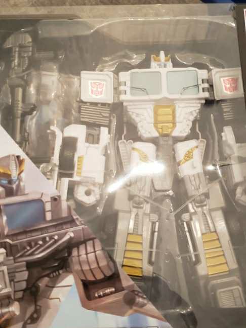 Transformers Combiner Wars Optimus Prime (Ultra Magnus) - Hasbro (Voyager Class) action figure collectible [Barcode 630509325023] - Main Image 3