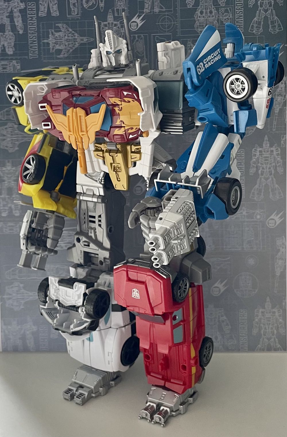 Transformers Combiner Wars: Sunstreaker - Hasbro (Transformers Combiner Wars) action figure collectible [Barcode 630509332069] - Main Image 3