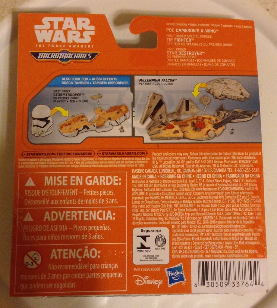 The First Order Attacks - Disney / Hasbro (Micro Machines The Force Awakens (Vehicles)) action figure collectible [Barcode 630509337644] - Main Image 2
