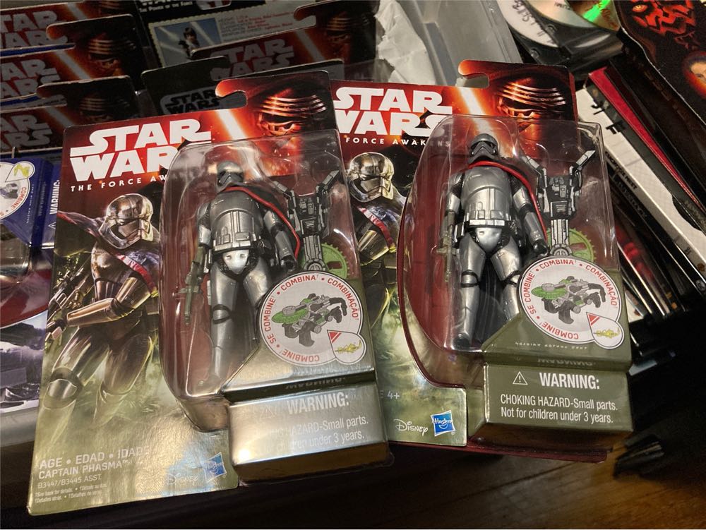 Captain Phasma - Hasbro (Star Wars: Episode VII) action figure collectible [Barcode 630509345366] - Main Image 3