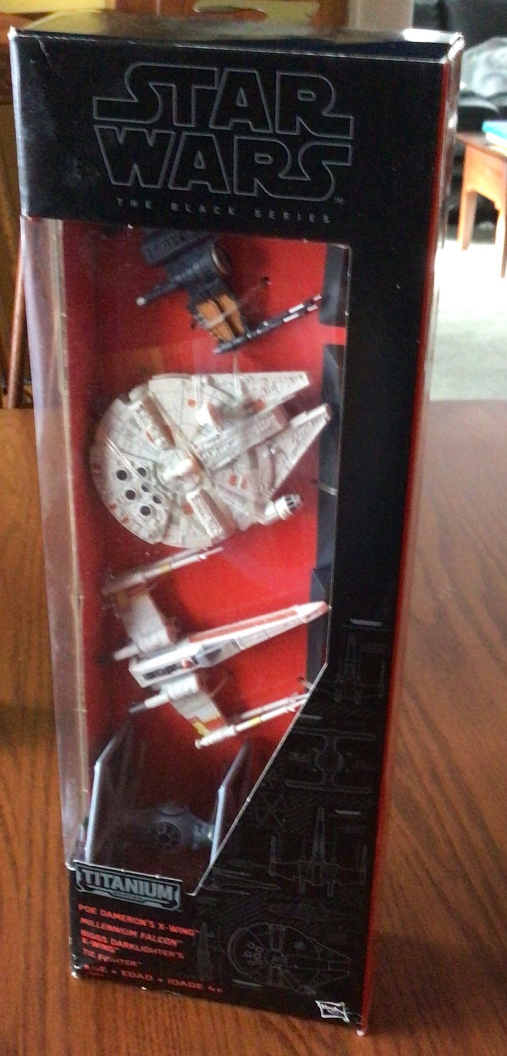 Vehicle 4-Pack (Biggs Darklighter’s X-Wing, Resistance X-Wing, Millennium Falcon & TIE Fighter) - Hasbro (Star Wars: Episode IV - A New Hope) action figure collectible [Barcode 630509347315] - Main Image 3