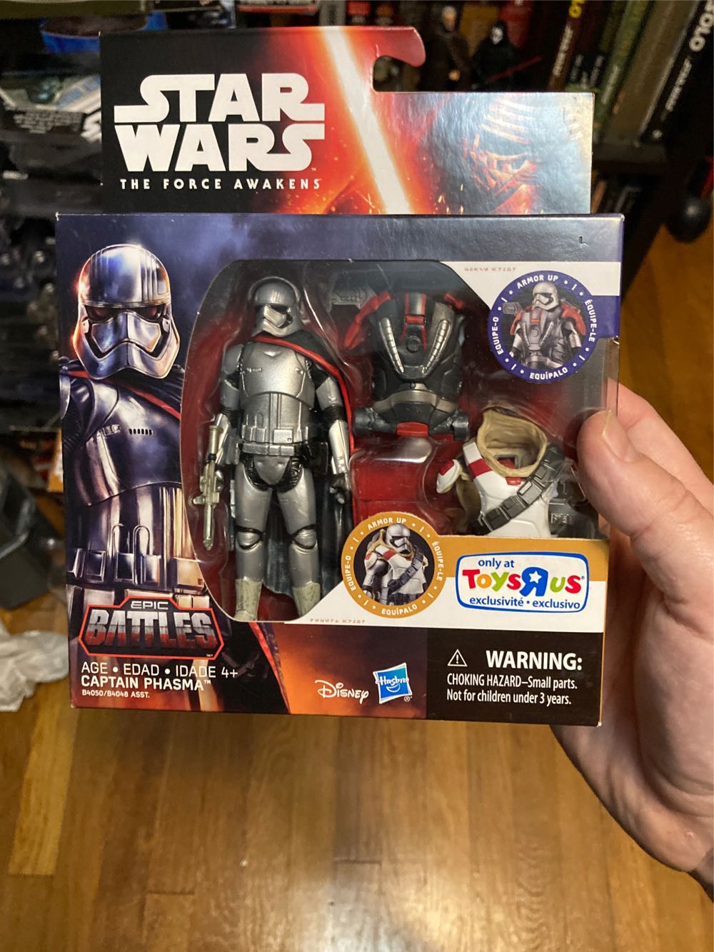 Captain Phasma - Star Wars (The Force Awakens) - Hasbro (Star Wars) action figure collectible [Barcode 630509361519] - Main Image 3