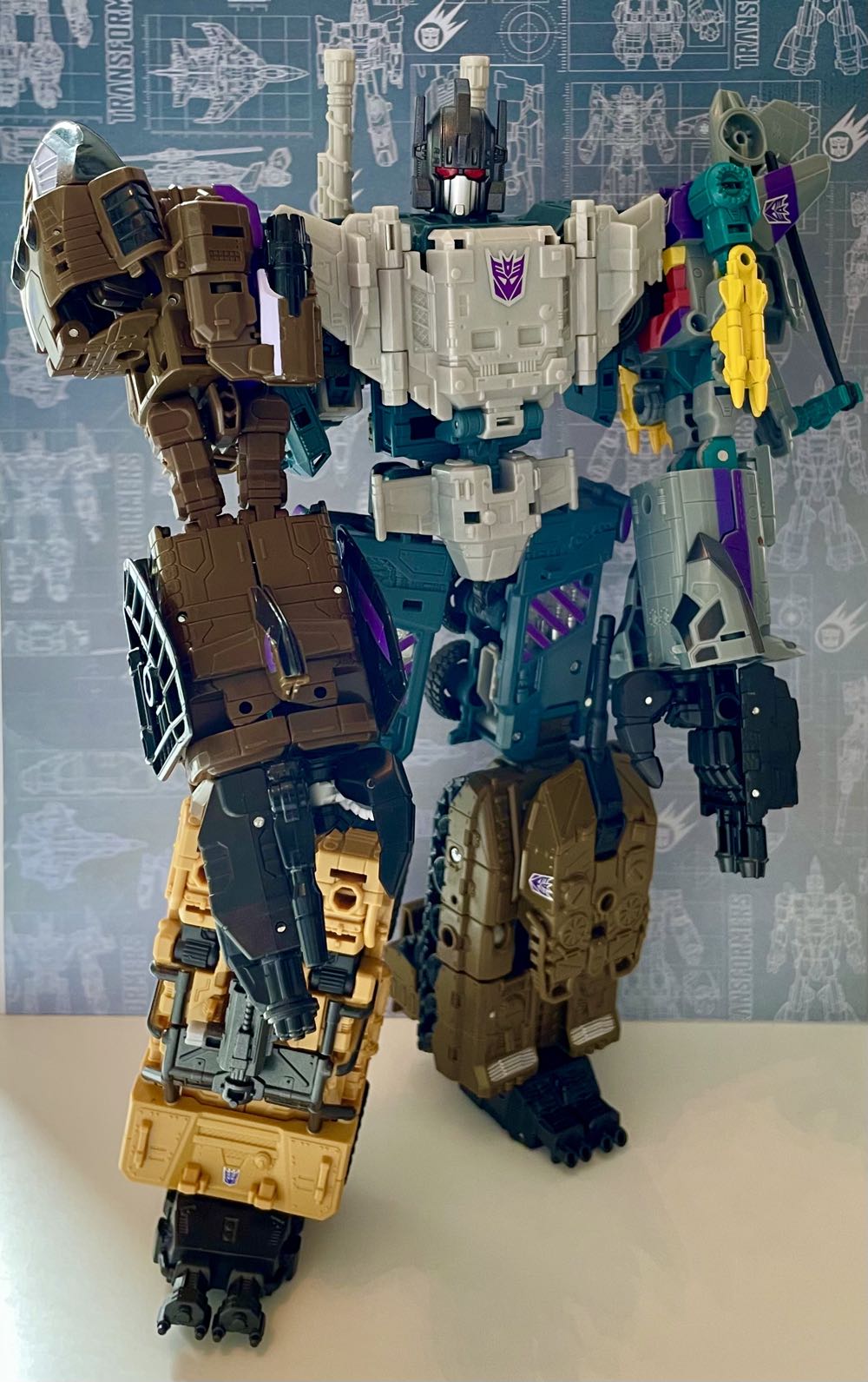 CW Brawl - Hasbro (Deluxe Class) action figure collectible [Barcode 630509368990] - Main Image 4