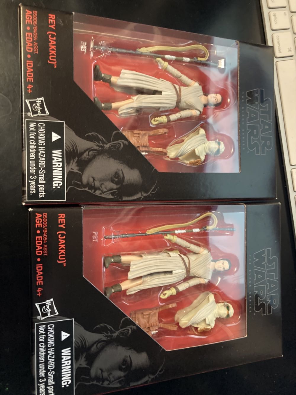 Rey (Jakku) - Hasbro (Star Wars: The Force Awakens) action figure collectible [Barcode 630509371761] - Main Image 3