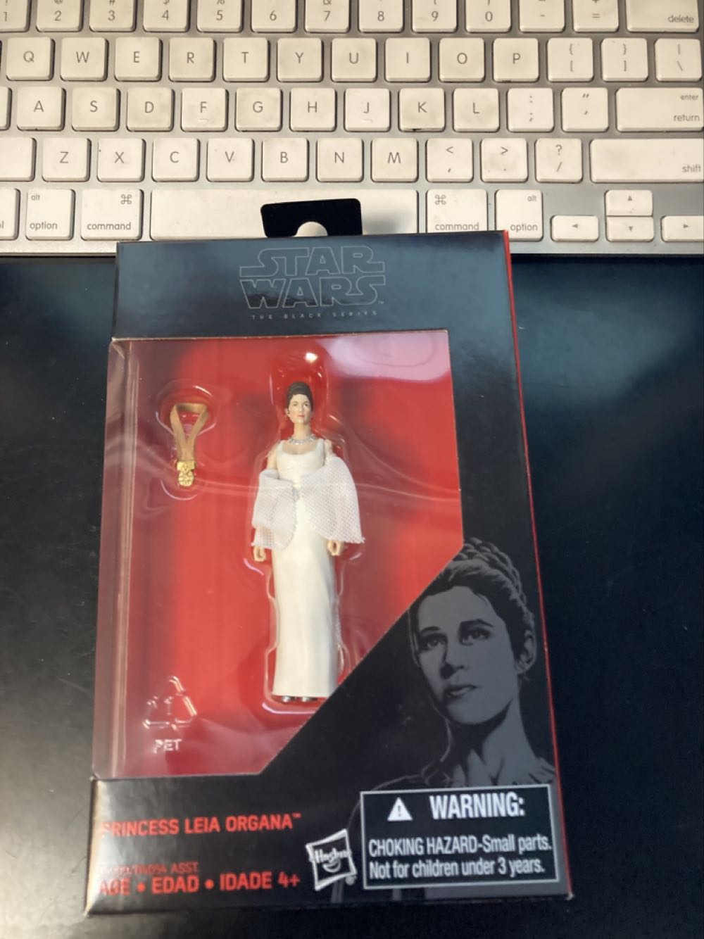 Princess Leia Organa - Hasbro (Star Wars) action figure collectible [Barcode 630509391455] - Main Image 3