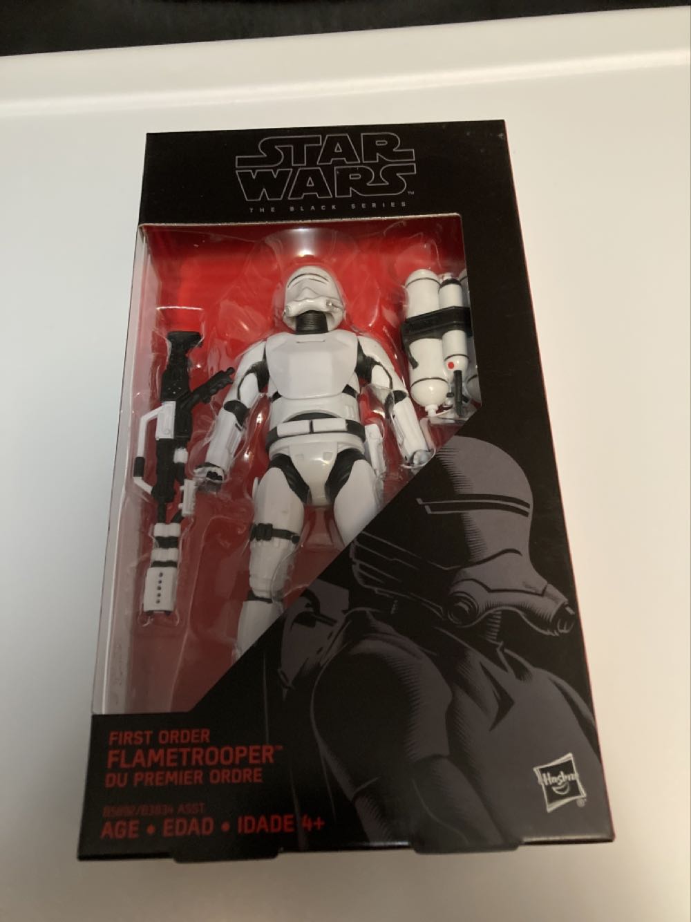 Star Wars (The Black Series): #16 First Order Flametrooper - Hasbro (Star Wars Episode VII The Force Awakens) action figure collectible [Barcode 630509394432] - Main Image 4