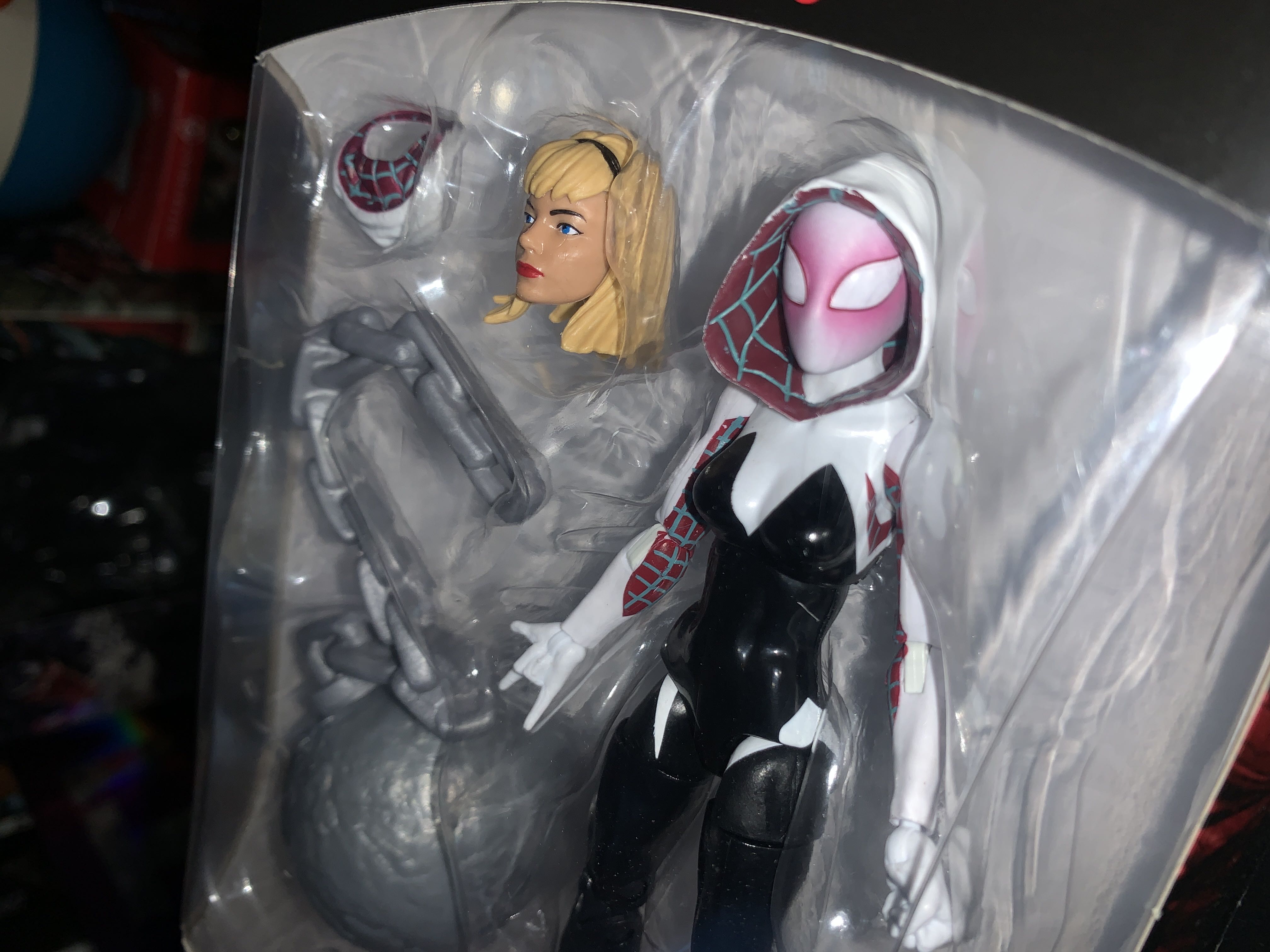 Spider-Gwen - Hasbro (Marvel Legends Absorbing Man Baf Series) action figure collectible [Barcode 630509397372] - Main Image 4