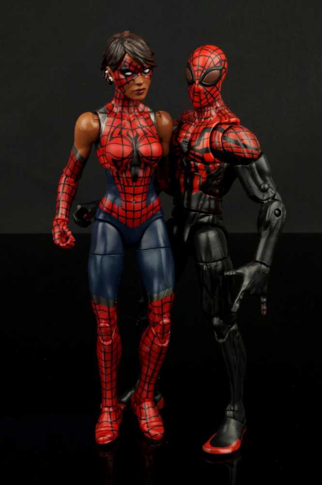 Spider-Girl (Ashley Barton) - Hasbro (Marvel Legends - Venom Series) action figure collectible [Barcode 630509402670] - Main Image 4