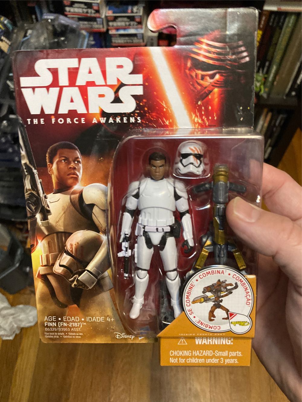 Finn (FN-2187) - Disney/Hasbro (The Force Awakens) action figure collectible [Barcode 630509407286] - Main Image 4