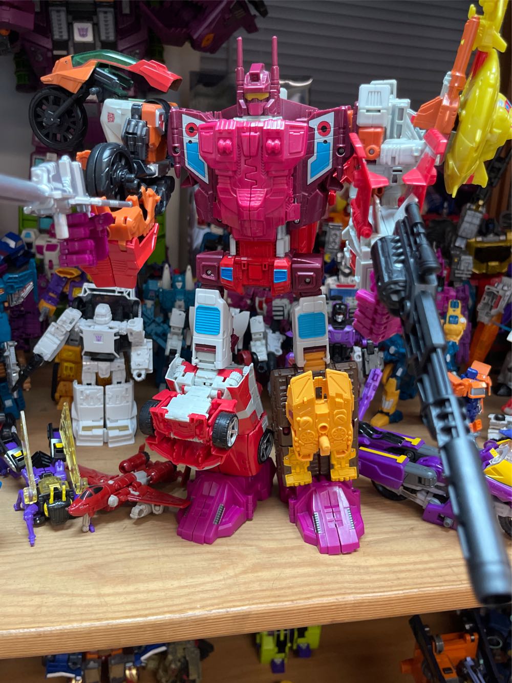 Computron - Hasbro (Transformers: Combiner Wars) action figure collectible [Barcode 630509407781] - Main Image 3