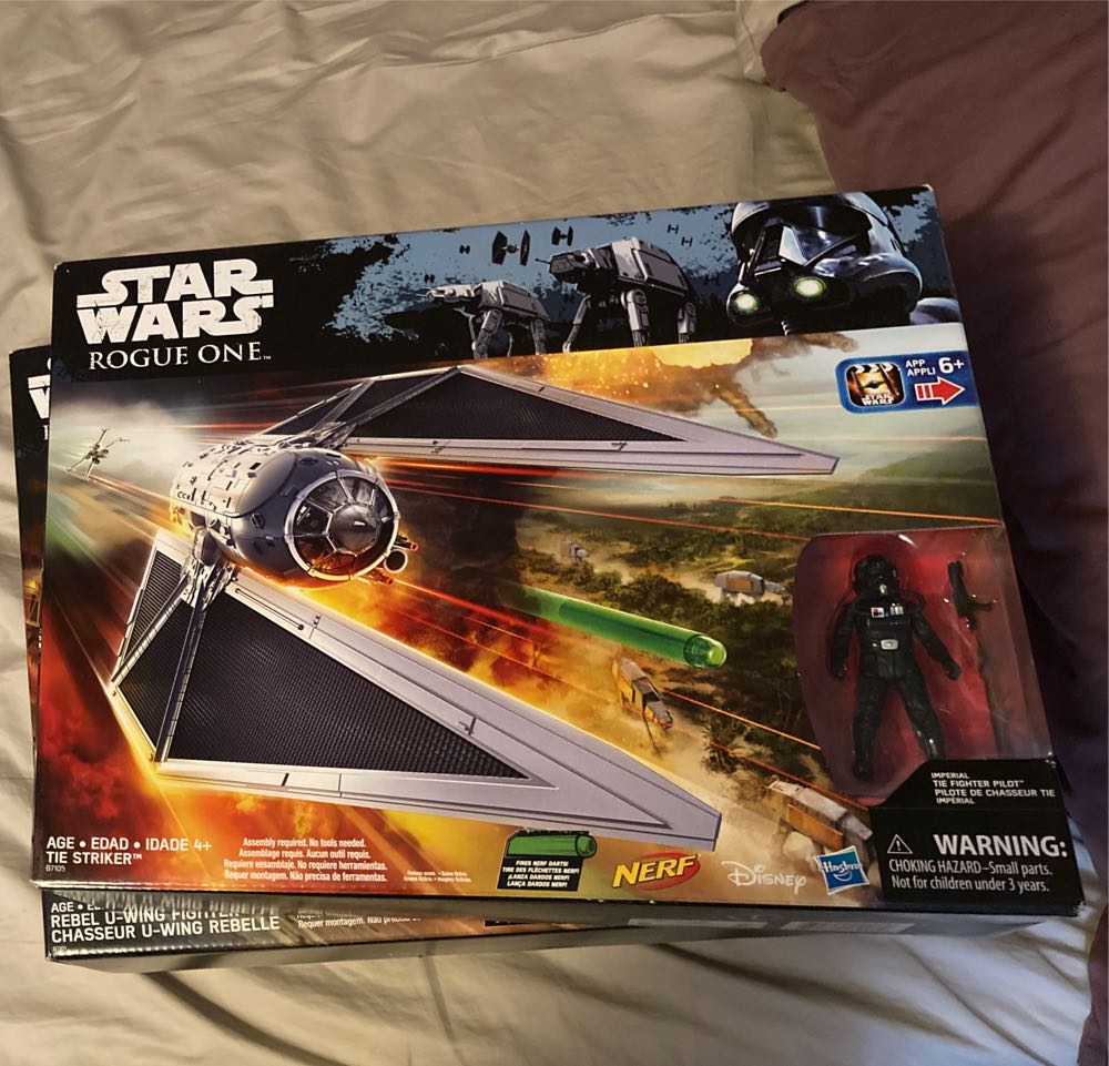 TIE Striker With Imperial TIE Fighter Pilot - Hasbro (Star Wars: Rogue One) action figure collectible [Barcode 630509419982] - Main Image 3