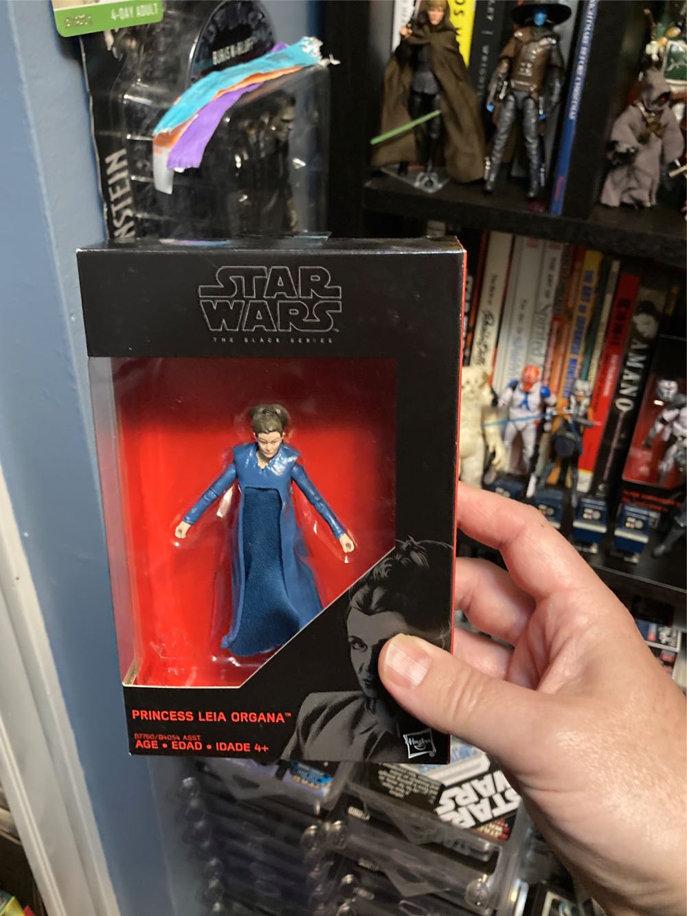 Princess Leia Organa - Hasbro (The Black Series 3.75”) action figure collectible [Barcode 630509431779] - Main Image 3