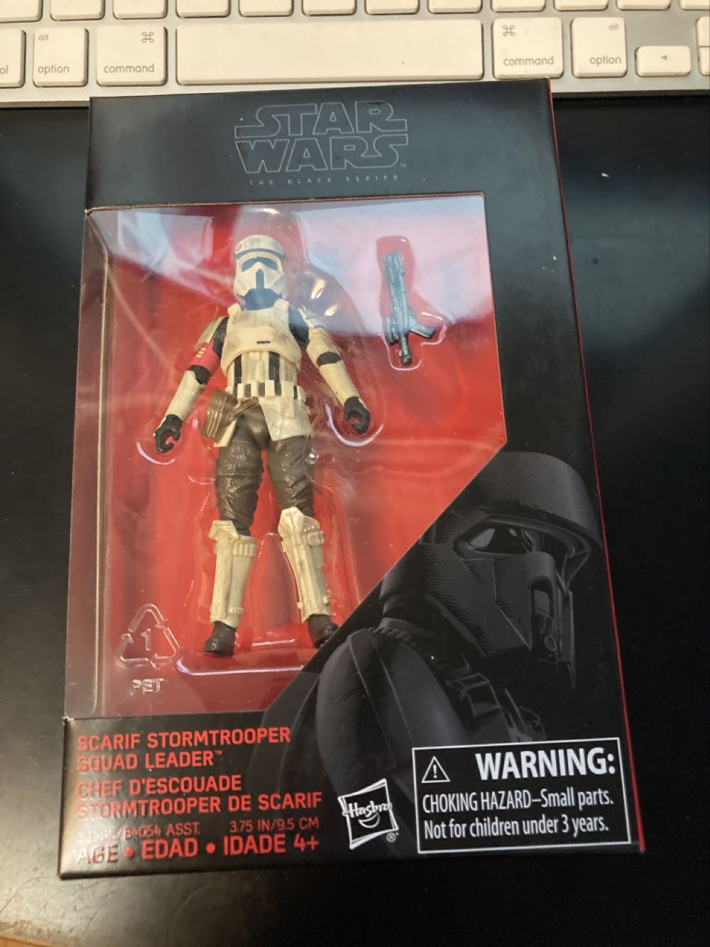 Scarif Stormtrooper Bespin Luke Skywalker In Wrong Package - Hasbro (Red Line) action figure collectible [Barcode 630509506392] - Main Image 3
