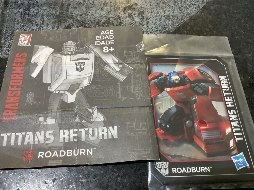 Transformers Titans Return Roadburn - Hasbro (Transformers: Titans Return) action figure collectible [Barcode 630509511334] - Main Image 4