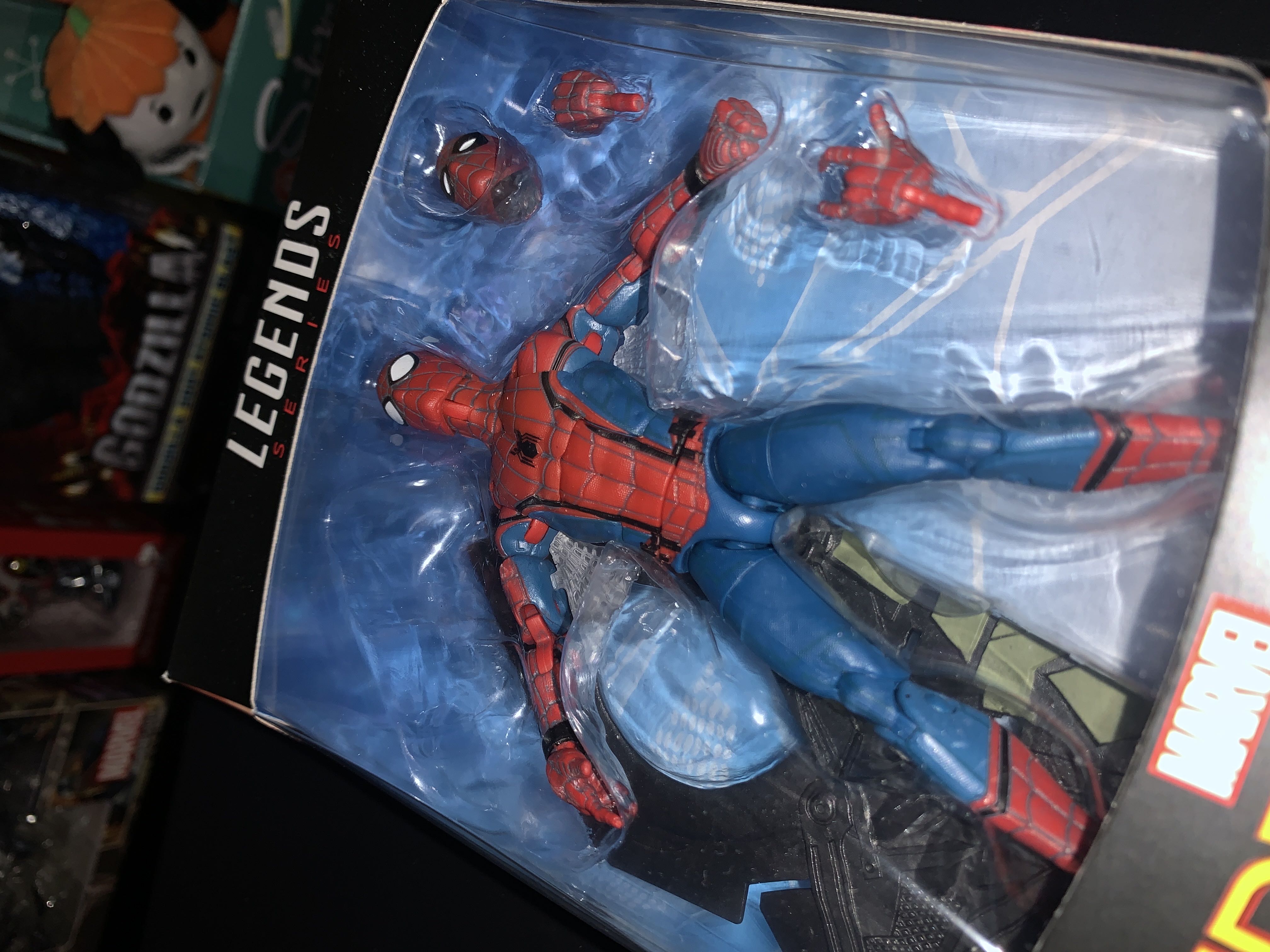 Spider-Man - Hasbro (Spider-man: Homecoming) action figure collectible [Barcode 630509517435] - Main Image 3