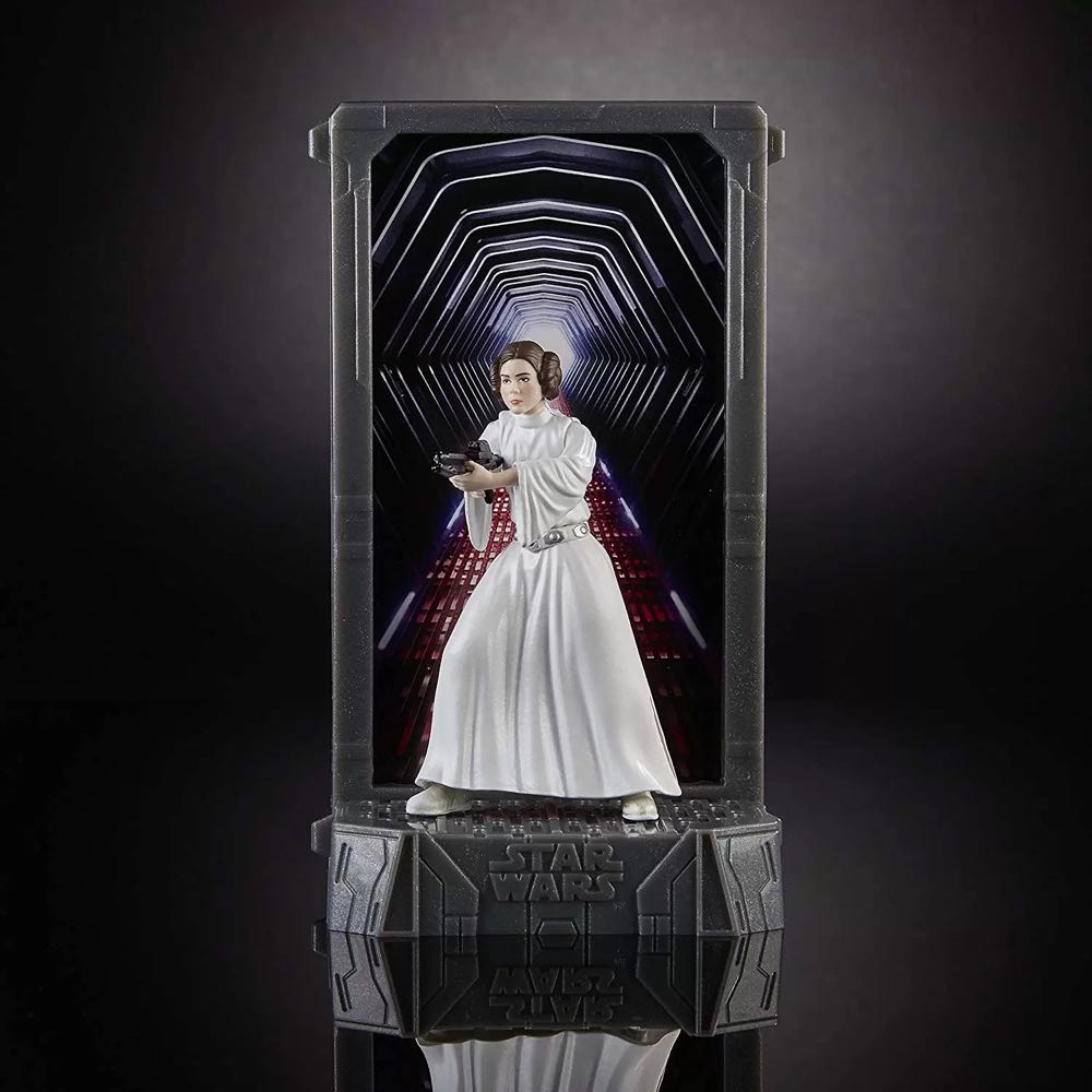 Princess Leia - Disney / Hasbro (Black Series 3.75” Titanium 2017: ANH 40th Anniversary) action figure collectible [Barcode 630509536566] - Main Image 3