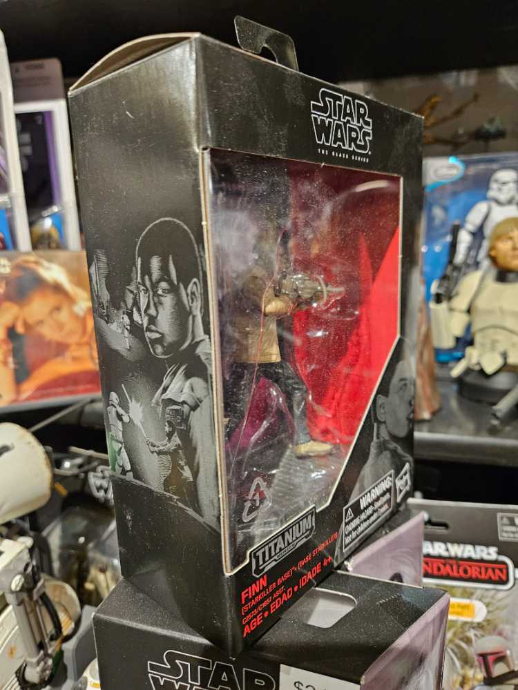 Titanium - #09 Finn (Starkiller Base) - Hasbro (Star Wars Titanium Series) action figure collectible [Barcode 630509552535] - Main Image 4