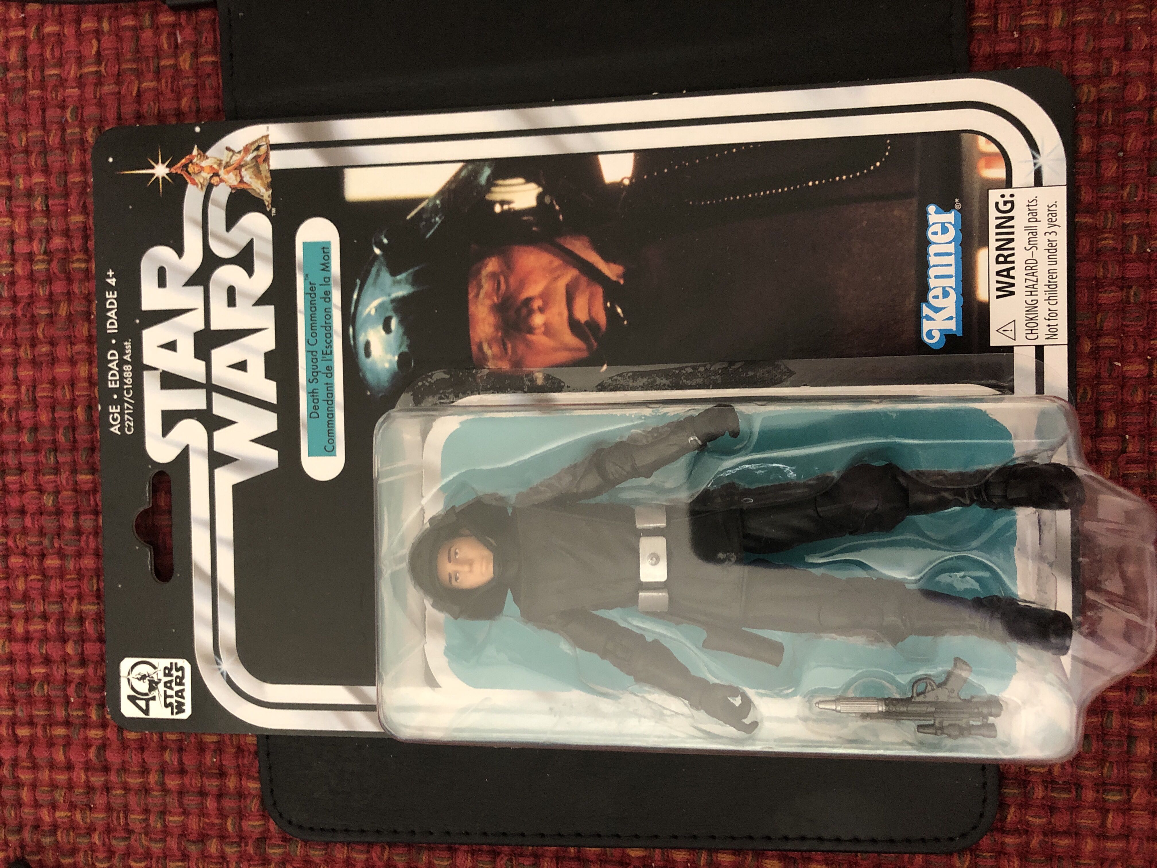 Death Squad Commander - Hasbro (Star Wars Black 6” 40th Anniversary) (Star Wars Black 6 inch) action figure collectible [Barcode 630509571611] - Main Image 3