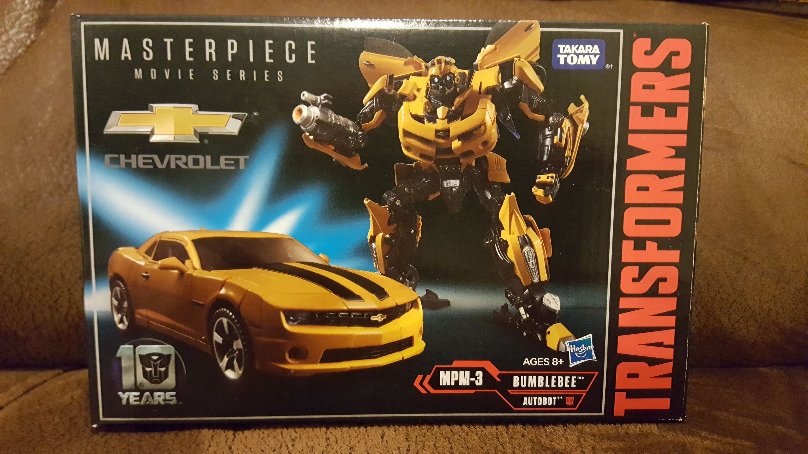 Bumblebee - Legendary Toys (Transformers 2007 Movie) action figure collectible [Barcode 630509586103] - Main Image 2