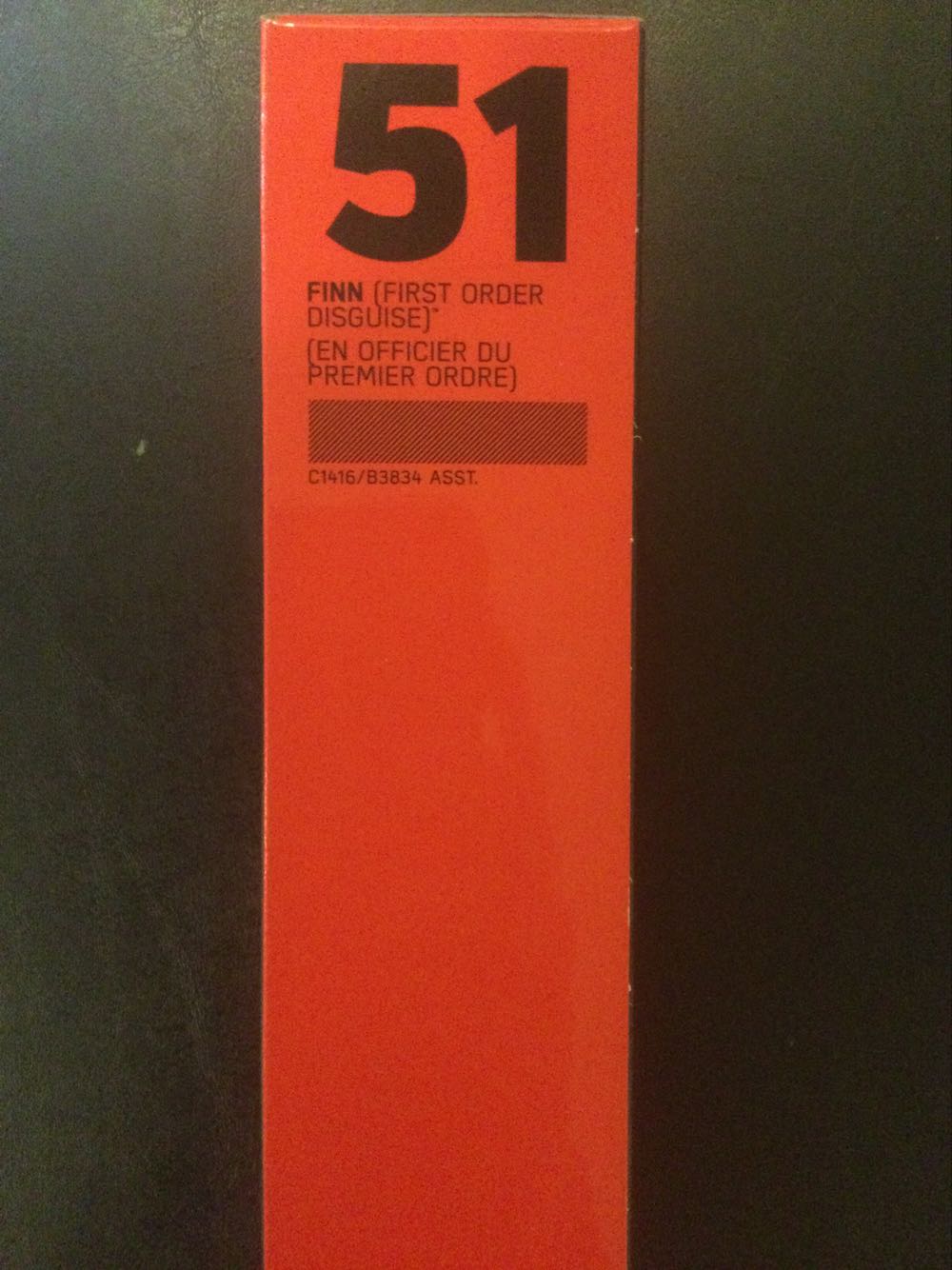 Red Box # 51 Finn (First Order Disguise) - Hasbro (Star Wars Episode VIII The Last Jedi) action figure collectible [Barcode 630509588534] - Main Image 3