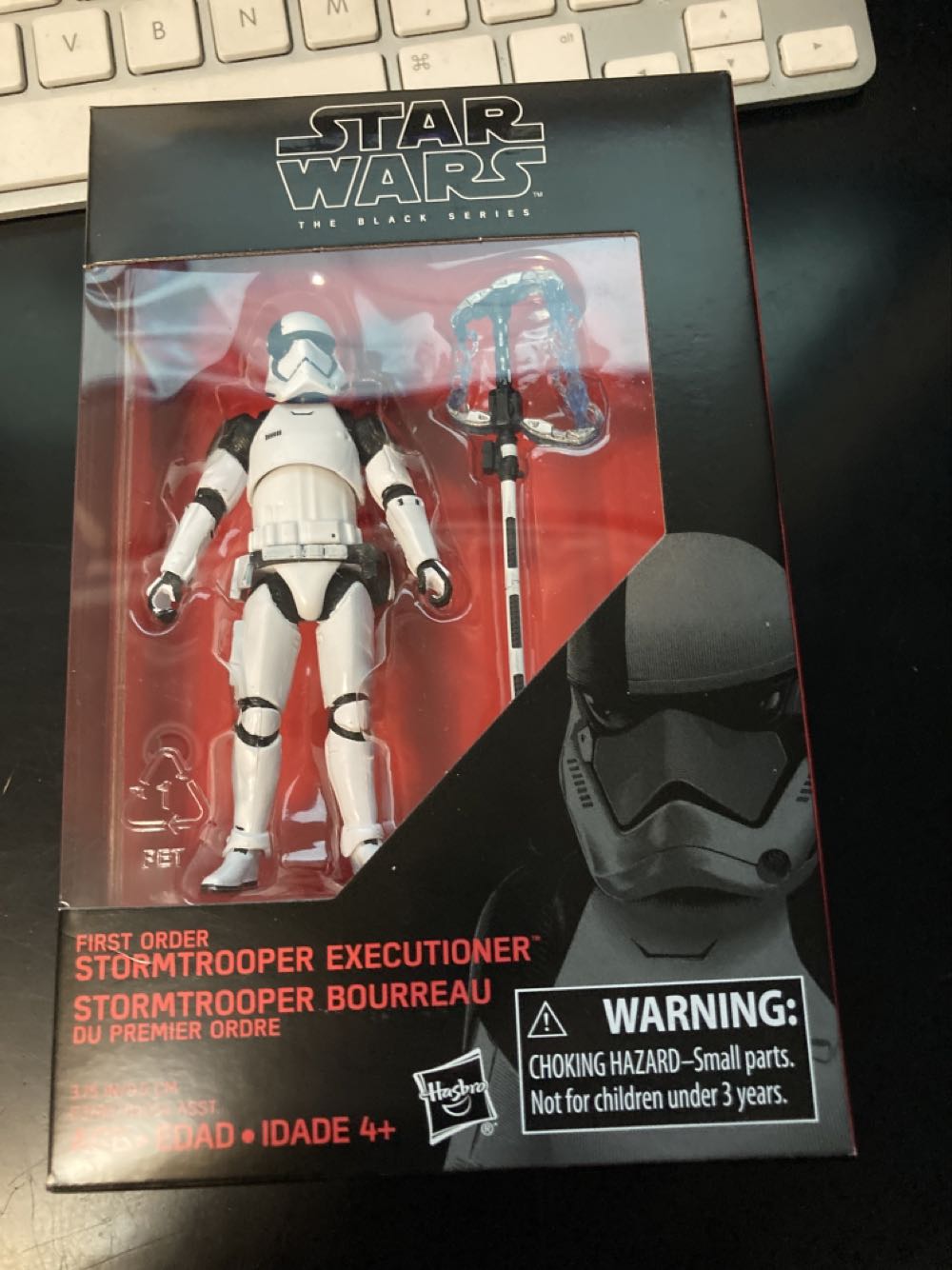 First Order Stormtrooper Executioner - Kenner / Disney / Hasbro (The Black Series 3.75” (2015 - 2017)) action figure collectible [Barcode 630509603961] - Main Image 3