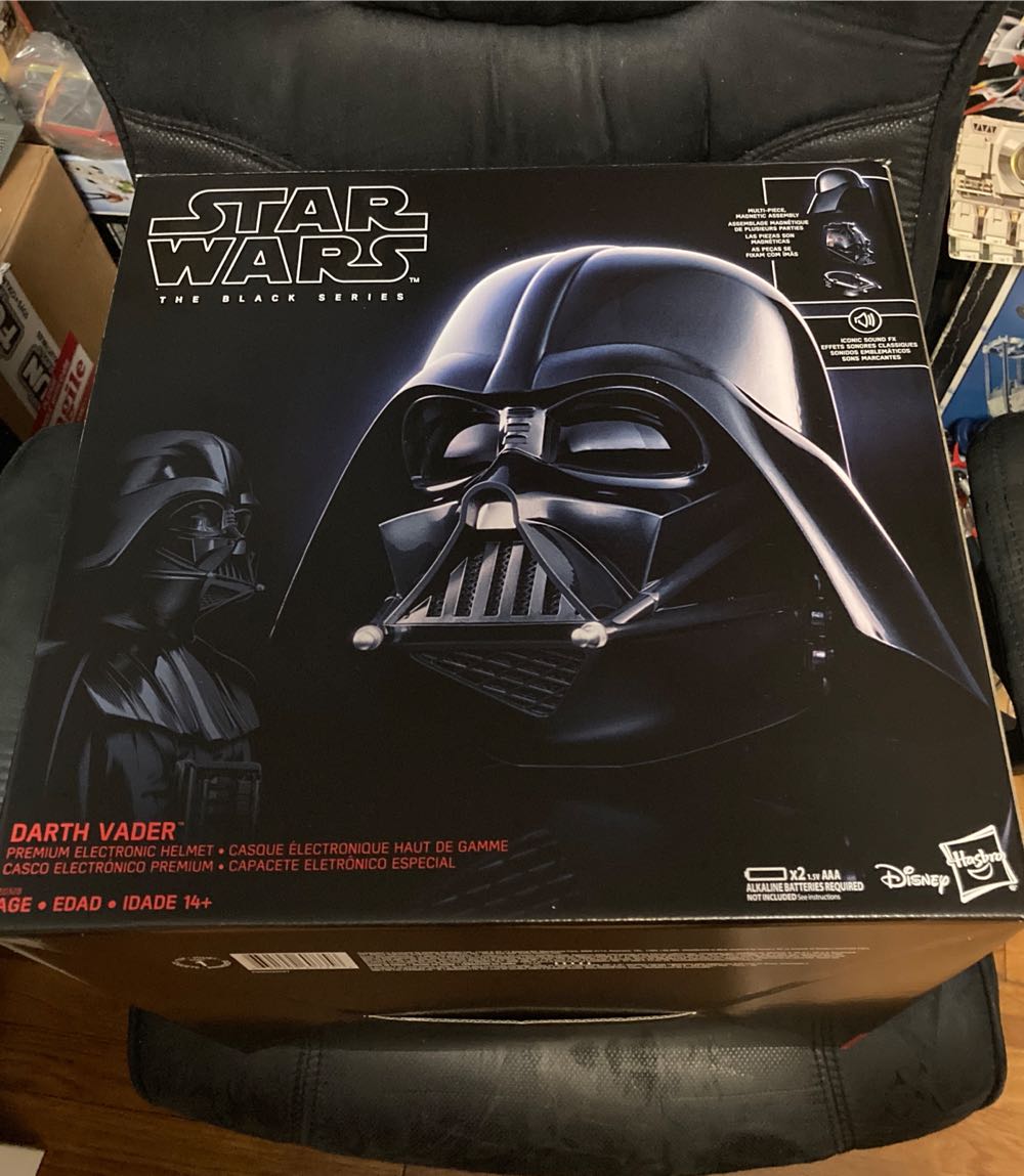 Black Series Helmet Darth Vader - Hasbro (Star Wars: Episode IV - A New Hope) action figure collectible [Barcode 630509607358] - Main Image 4