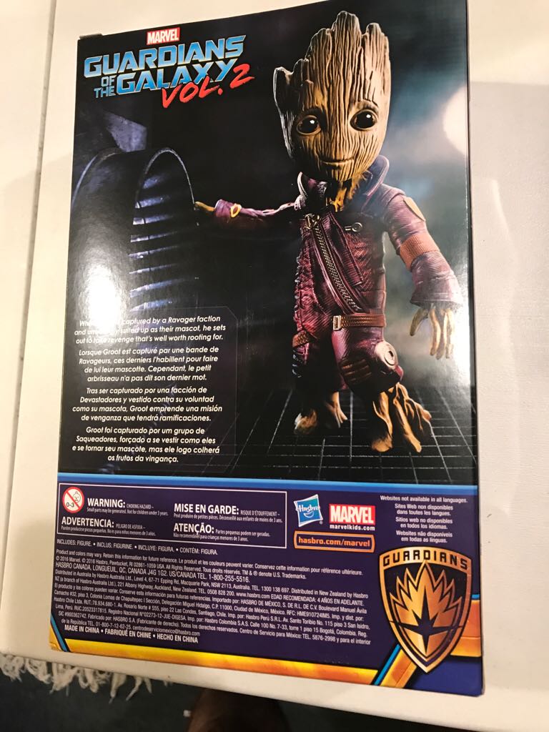 Wal Mart Exclusive Guardians Of The Galaxy Vol2. Groot W/ Raider Outfit  action figure collectible [Barcode 630509618125] - Main Image 2