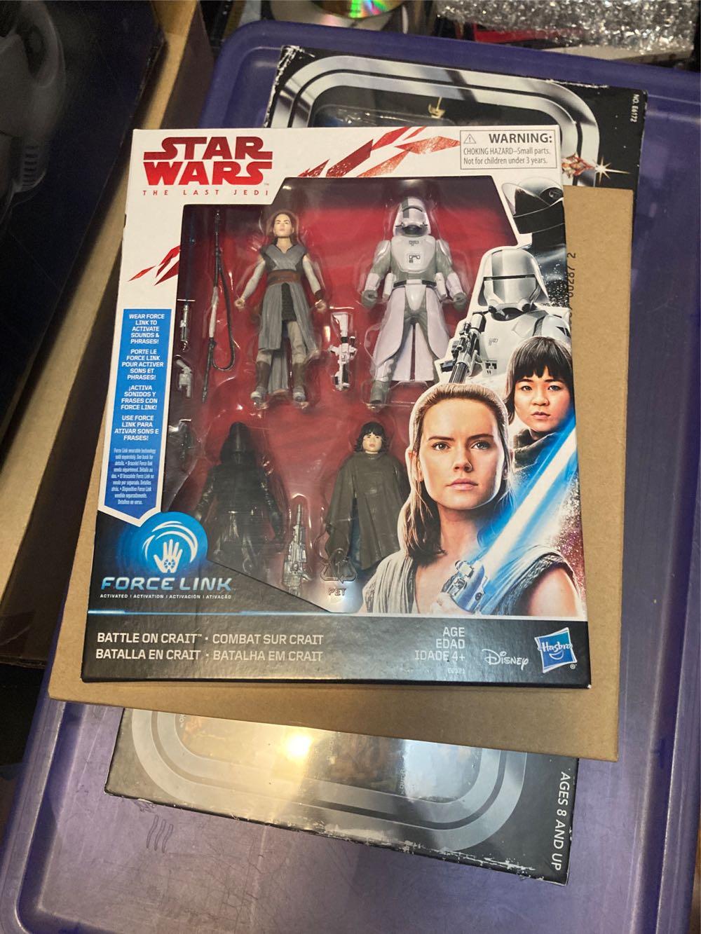 Rose , Rey , First Order Gunner , and First Order Walker Driver (Crait Defense) - Star Wars (Battle on Crait) - Disney / Hasbro (Star Wars) action figure collectible [Barcode 630509623280] - Main Image 3