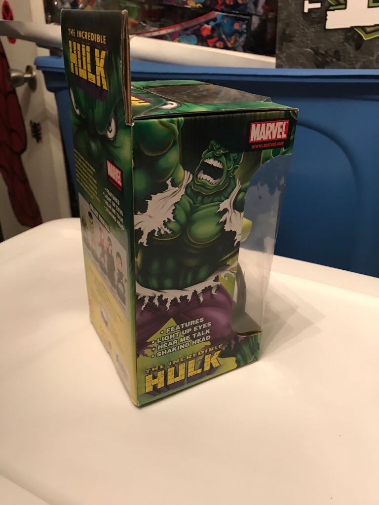 The Incredible Hulk Bobble Head  action figure collectible [Barcode 634049408918] - Main Image 2