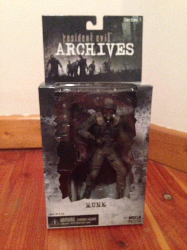 HUNK - Neca (Resident Evil Archives) action figure collectible [Barcode 634422398546] - Main Image 2