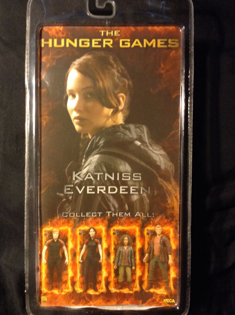Katniss Everdeen - Neca Real Toys (The Hunger Games) action figure collectible [Barcode 634482264379] - Main Image 2