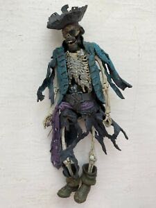 Cursed Pirate - Neca (Pirates Of The Caribbean The Curse Of The Black Pearl) action figure collectible [Barcode 634482301401] - Main Image 4