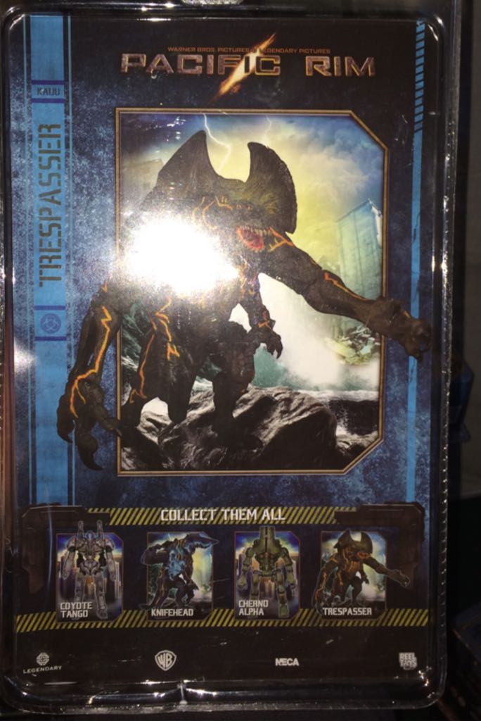 Pacific Rim: Trespasser - Warner Brothers (Pacific Rim) action figure collectible [Barcode 634482319536] - Main Image 2