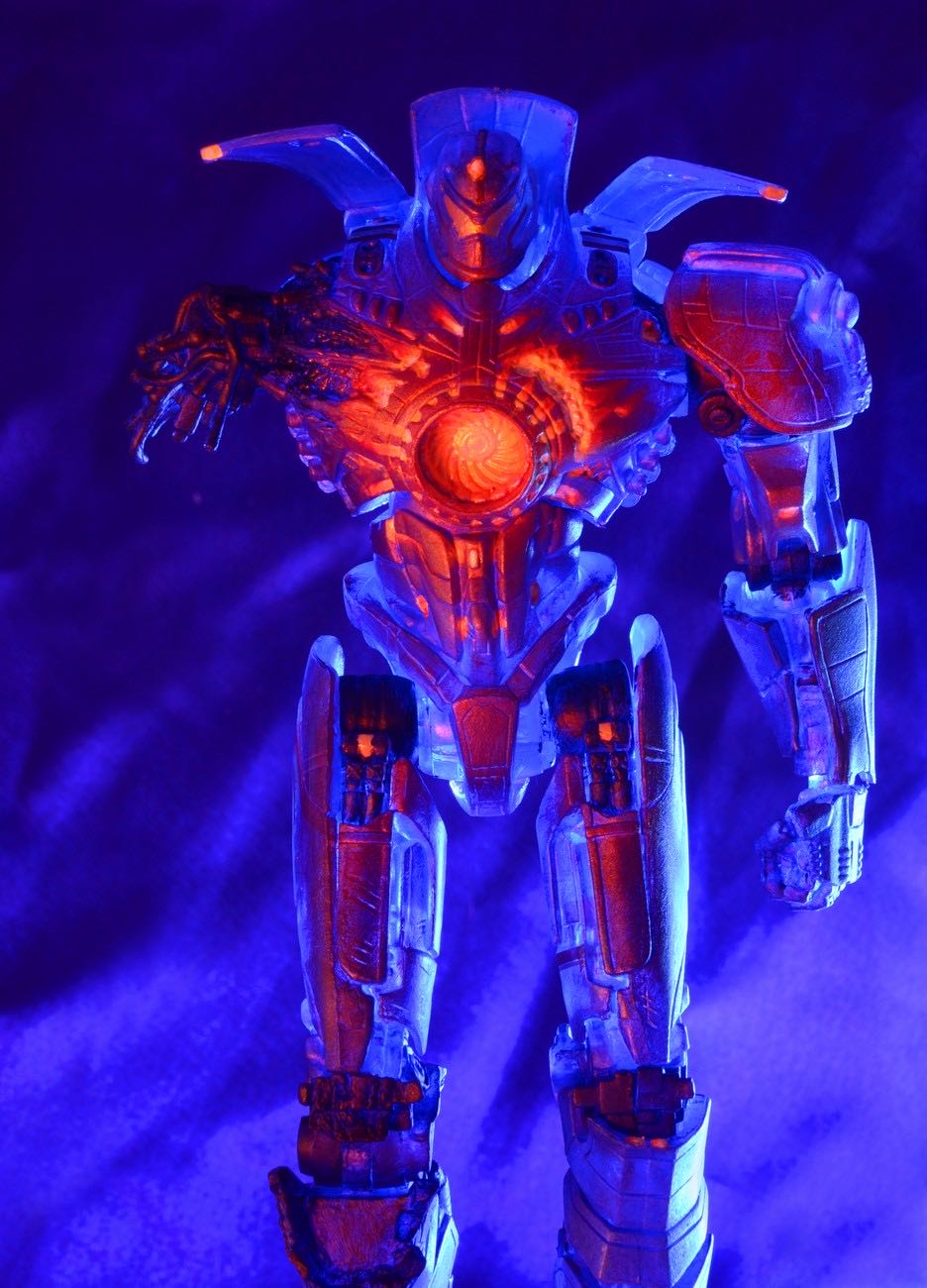 Pacific Rim: Gipsy Danger - Neca (Pacific Rim) action figure collectible [Barcode 634482319949] - Main Image 3