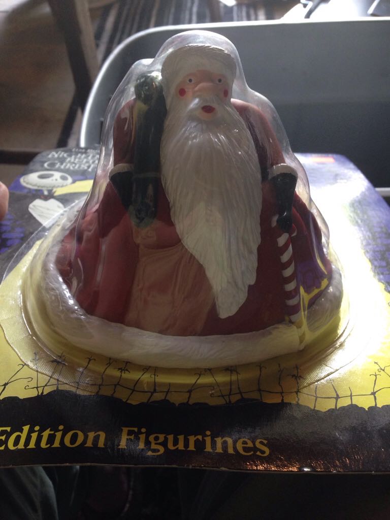 Nightmare Before Christmas- Limited Edition Figurines - Santa Claus - Neca action figure collectible [Barcode 634482322789] - Main Image 2