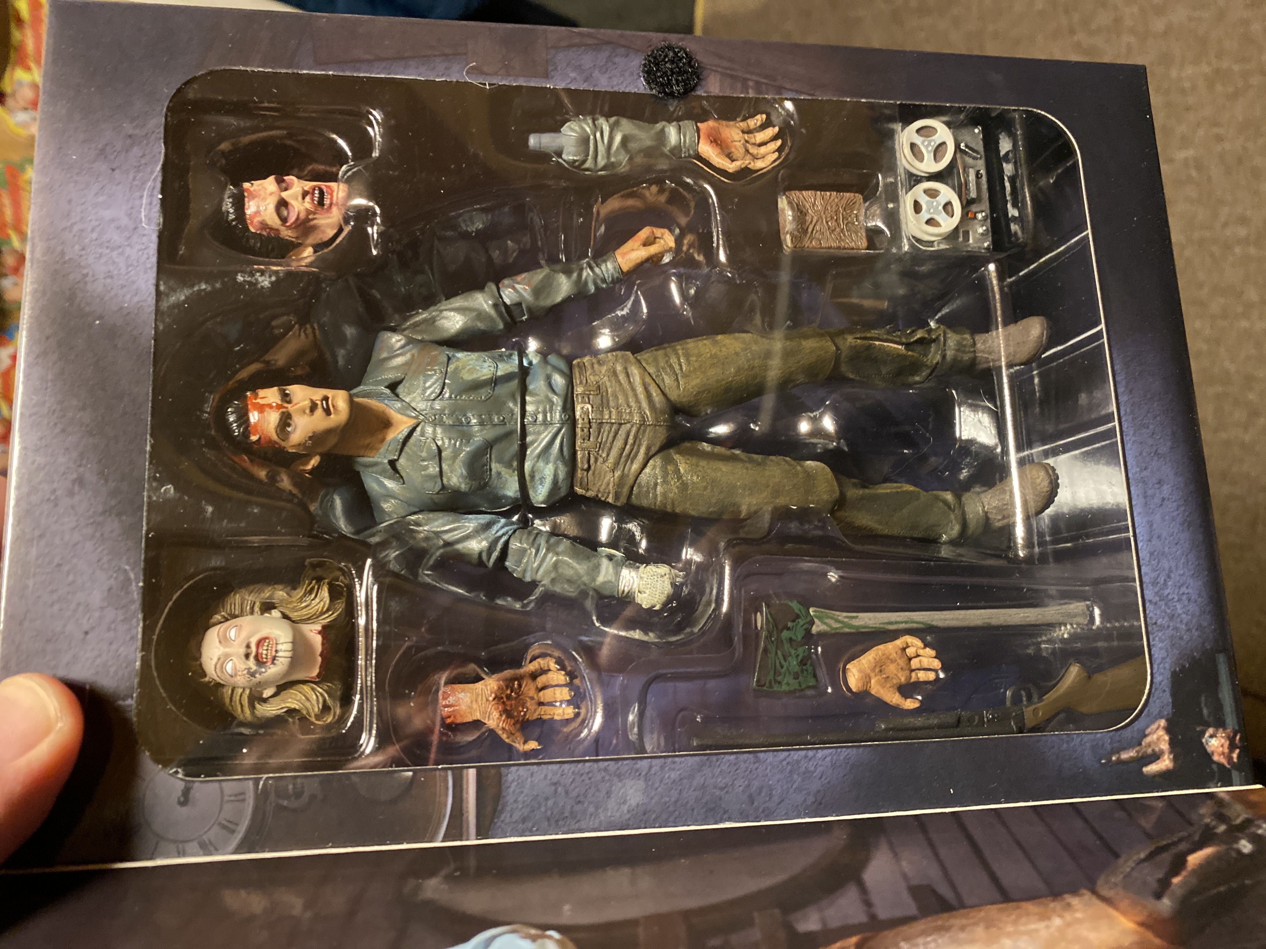 Evil Dead 2: Ash Williams - Neca/Reel Toys (Evil Dead 2: Dead By Dawn) action figure collectible [Barcode 634482419571] - Main Image 3