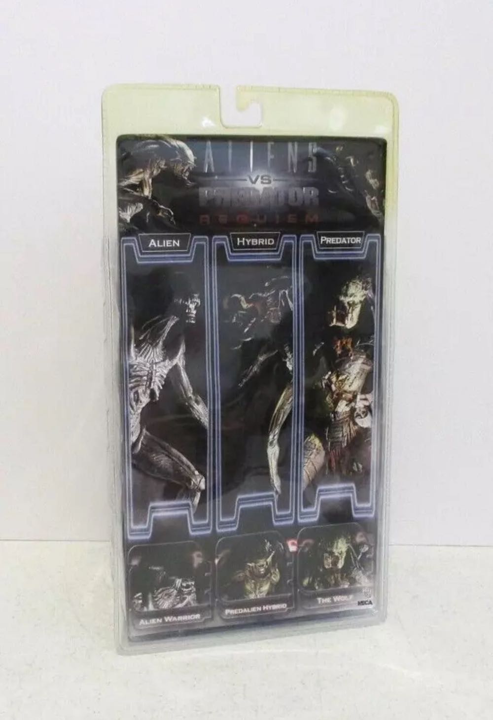 Alien VS. Predator: Requiem NECA Action Figure Alien Warrior - McFarlane Toys (Alien Vs Predator Requiem) action figure collectible [Barcode 634482514009] - Main Image 2