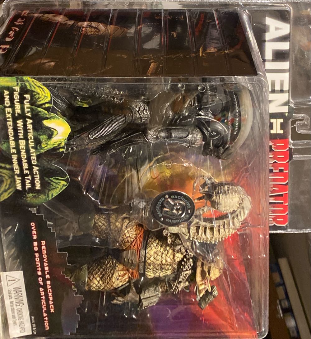 Closed Mouth Classic Predator - Neca (Predators) action figure collectible [Barcode 634482514399] - Main Image 2