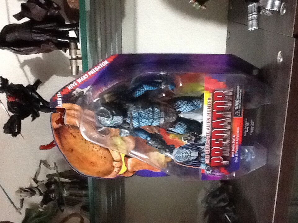 Hive Wars Predator - NECA - REEL TOYS (Kenner) action figure collectible [Barcode 634482514887] - Main Image 2