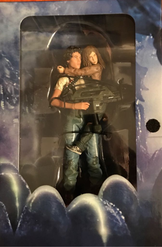 Aliens Rescuing Newt Deluxe Set - Neca (Alien) action figure collectible [Barcode 634482516089] - Main Image 2